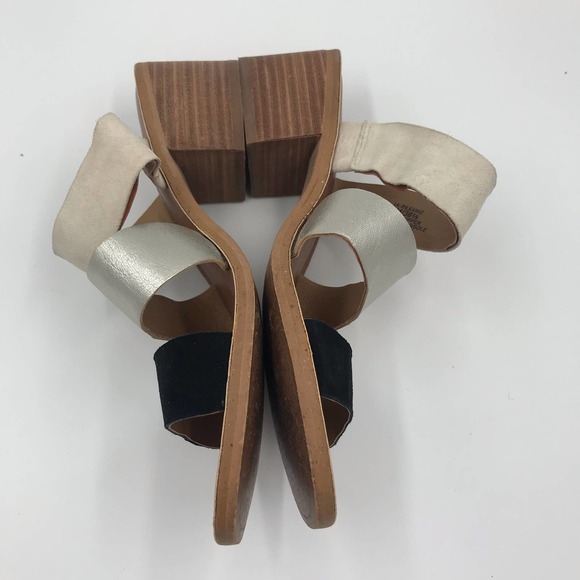 Lucky Brand Sandals Womens 6M Gold Black Releigh 2 Strappy Leather Slide On - Picture 3 of 8